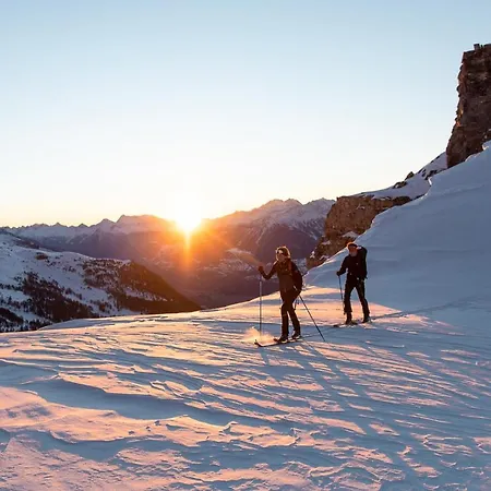 De Marie アパート クラン