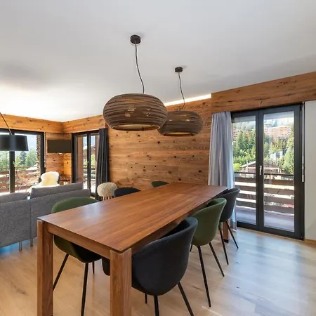 De Marie アパート クラン